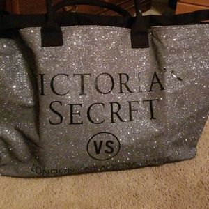 NEW VICTORIA SECRET WEEKEND BAG,,,